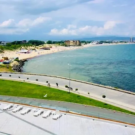 Апартамент Paradiso B 410 With Sea View Несебър